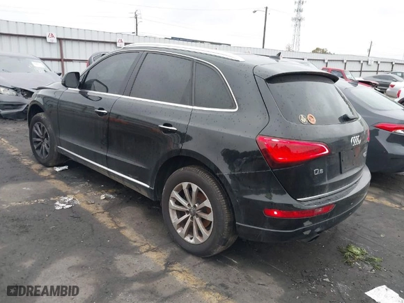 2017 Audi Q5 Premium with VIN WA1C2AFPXHA042211, listed as a IAAI auction lot 40800003 with 61,771 mi miles. Bid and sale history available at carsss.com. Image 3.
