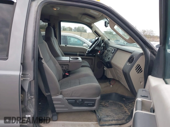 2009 Ford F-250 XL with VIN 1FTSW21519EA60463, listed as a IAAI auction lot 42086371 with 121,495 mi miles and . Bid and sale history available at DreamBid. Image 5.