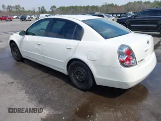2006 Nissan Altima 2.5 with VIN 1N4AL11D06N329835, listed as a IAAI auction lot 41756507 with 152,803 mi miles. Bid and sale history available at carsss.com. Image 3.