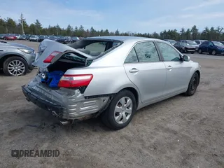 2008 Toyota Camry LE z VIN 4T1BK46K38U071616, wystawiony jako IAAI lot #41927946 z przebiegiem 88 162 mil mil oraz . Historia ofert i sprzedaży dostępna na DreamBid. Obrazek 4.