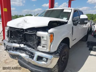 2019 Ford Super Duty F-250 SRW XL with VIN 1FT7W2BT6KED80029, listed as a IAAI auction lot 41715985 with 147,346 mi miles. Bid and sale history available at carsss.com. Image 17.