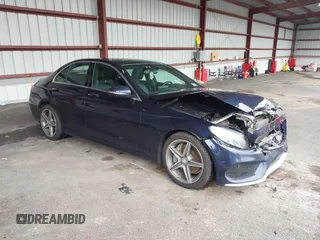 2016 Mercedes-Benz C 300 Luxury z VIN 55SWF4KBXGU169984, wystawiony jako IAAI lot #42408214 z przebiegiem 136 723 mil mil oraz . Historia ofert i sprzedaży dostępna na DreamBid. Obrazek 1.