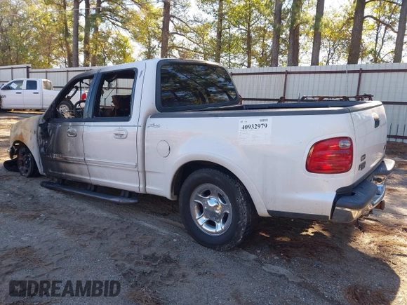 2003 Ford F-150 XLT with VIN 1FTRW07L43KA75198, listed as a IAAI auction lot 40932979 with Not Provided miles. Bid and sale history available at carsss.com. Image 3.
