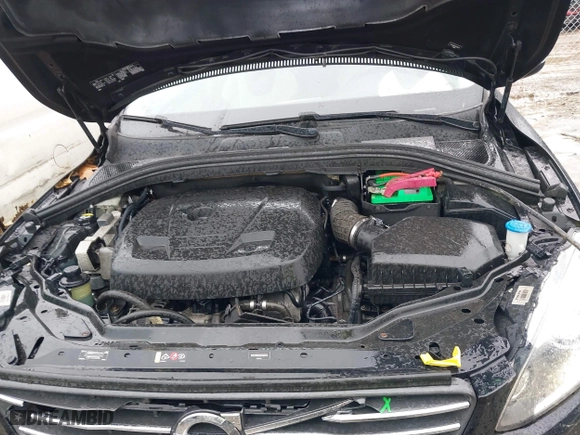 2017 Volvo XC60 Dynamic with VIN YV449MRR2H2028279, listed as a IAAI auction lot 41631683 with 100,934 mi miles. Bid and sale history available at carsss.com. Image 10.