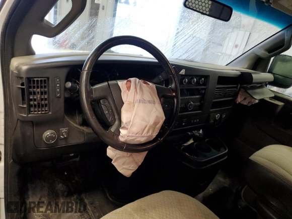 2020 GMC Savana Cargo z VIN 1GTW7AFG0L1217675, wystawiony jako Copart lot #78230534 z przebiegiem 91 543 mil mil oraz Szkoda całkowita • Salvage title. Historia ofert i sprzedaży dostępna na DreamBid. Obrazek 8.