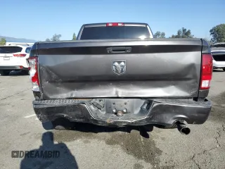 2018 Ram 1500 Express z VIN 3C6JR6AT0JG173365, wystawiony jako Copart lot #82869854 z przebiegiem 77 897 mil mil oraz Szkoda całkowita • Salvage title. Historia ofert i sprzedaży dostępna na DreamBid. Obrazek 6.