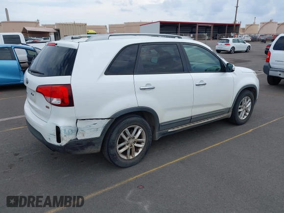 2014 Kia Sorento LX z VIN 5XYKT4A65EG480841, wystawiony jako IAAI lot #41940179 z przebiegiem 164 149 mil mil oraz . Historia ofert i sprzedaży dostępna na DreamBid. Obrazek 4.