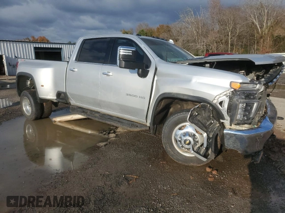 2022 Chevrolet Silverado 3500HD LTZ z VIN 1GC4YUEY1NF163633, wystawiony jako Copart lot #84660714 z przebiegiem 121 857 mil mil oraz Szkoda całkowita • Salvage title. Historia ofert i sprzedaży dostępna na DreamBid. Obrazek 4.