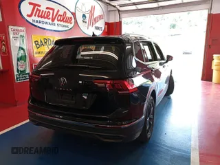 2024 Volkswagen Tiguan SE с VIN 3VV3B7AX4RM088512, выставлен на аукционе IAAI как лот 42796173 с пробегом 30 246 миль миль и . История ставок и продаж доступна на DreamBid. Изображение 1.