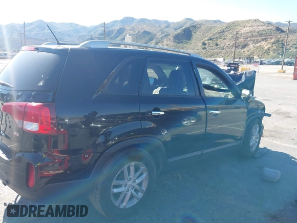 2014 Kia Sorento LX с VIN 5XYKT3A62EG455941, выставлен на аукционе IAAI как лот 42138589 с пробегом Не указан миль и . История ставок и продаж доступна на DreamBid. Изображение 13.