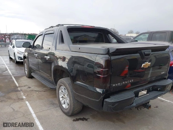 2007 Chevrolet Avalanche LT w/1LT with VIN 3GNEC12057G314398, listed as a IAAI auction lot 41749574 with 104,556 mi miles. Bid and sale history available at carsss.com. Image 3.