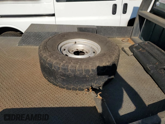 1996 Dodge 2500 with VIN 1B7KF26C1TS664899, listed as a Copart auction lot 73709724 with 200,525 mi miles and Salvage Title. Bid and sale history available at carsss.com. Image 12.