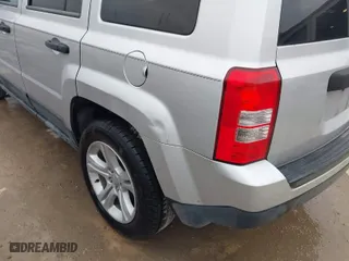 2011 Jeep Patriot Latitude with VIN 1J4NT1GA8BD236130, listed as a IAAI auction lot 41832201 with 189,050 mi miles. Bid and sale history available at carsss.com. Image 6.
