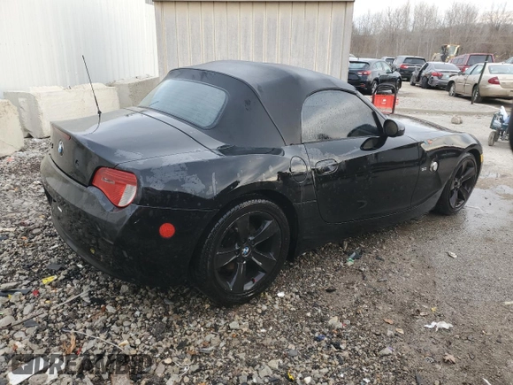 2006 BMW Z4 3.0i with VIN 4USBU33546LW66947, listed as a Copart auction lot 45736875 with 112,996 mi miles and Non Repairable. Bid and sale history available at carsss.com. Image 3.