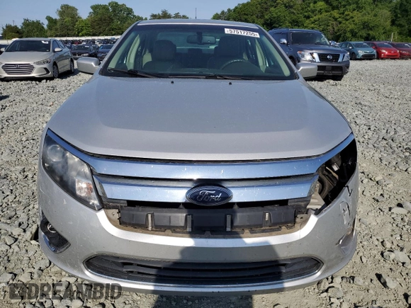 2010 Ford Fusion Hybrid z VIN 3FADP0L31AR150886, wystawiony jako Copart lot #57517255 z przebiegiem 170 137 mil mil oraz Szkoda całkowita • Salvage title. Historia ofert i sprzedaży dostępna na DreamBid. Obrazek 5.