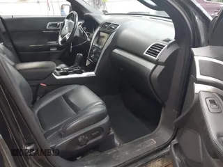 2015 Ford Explorer XLT z VIN 1FM5K8D83FGA52734, wystawiony jako IAAI lot #42285782 z przebiegiem 107 327 mil mil oraz . Historia ofert i sprzedaży dostępna na DreamBid. Obrazek 5.