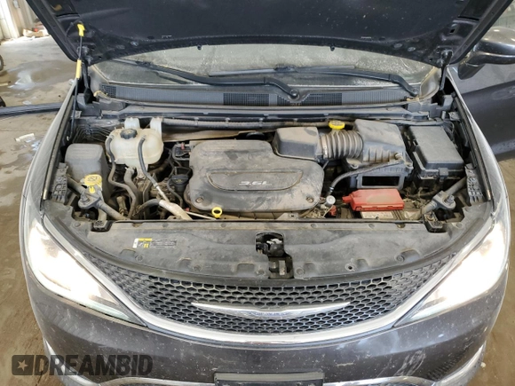 2018 Chrysler Pacifica Touring Plus with VIN 2C4RC1FG5JR122837, listed as a Copart auction lot 58764525 with 136,820 mi miles and Clean title. Bid and sale history available at DreamBid. Image 12.