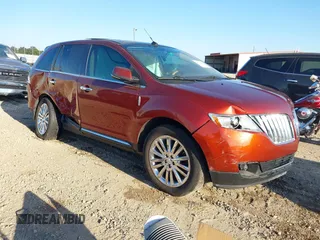 2014 Lincoln MKX with VIN 2LMDJ8JK2EBL00416, listed as a IAAI auction lot 40693429 with 118,427 mi miles. Bid and sale history available at carsss.com. Image 1.