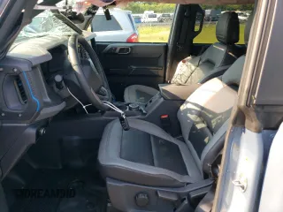2024 Ford Bronco Black Diamond z VIN 1FMDE1BH2RLA55715, wystawiony jako Copart lot #69823114 z przebiegiem 1 476 mil mil oraz Szkoda całkowita • Salvage title. Historia ofert i sprzedaży dostępna na DreamBid. Obrazek 7.