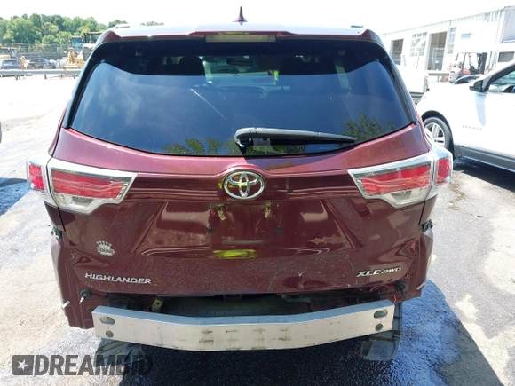 2015 Toyota Highlander XLE z VIN 5TDJKRFH3FS200862, wystawiony jako IAAI lot #42435728 z przebiegiem 100 821 mil mil oraz . Historia ofert i sprzedaży dostępna na DreamBid. Obrazek 6.