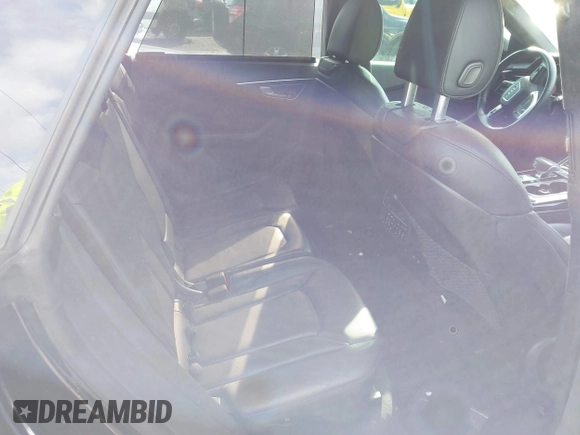 2019 Audi Q8 Prestige z VIN WA1CVAF16KD023972, wystawiony jako IAAI lot #41774864 z przebiegiem 85 314 mil mil oraz . Historia ofert i sprzedaży dostępna na DreamBid. Obrazek 8.