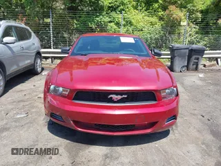 2010 Ford Mustang V6 с VIN 1ZVBP8AN7A5135555, выставлен на аукционе IAAI как лот 42065460 с пробегом 154 015 миль миль и . История ставок и продаж доступна на DreamBid. Изображение 12.