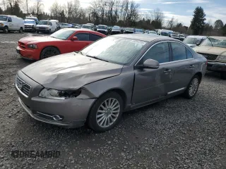 2012 Volvo S80 3.2L with VIN YV1940AS5C1152618, listed as a Copart auction lot 46994785 with 171,112 mi miles and Salvage Title. Bid and sale history available at carsss.com. Image 1.
