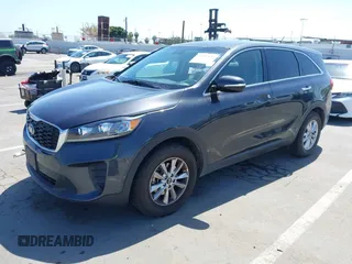 2019 Kia Sorento L z VIN 5XYPG4A38KG536055, wystawiony jako IAAI lot #42337435 z przebiegiem 48 184 mil mil oraz . Historia ofert i sprzedaży dostępna na DreamBid. Obrazek 2.
