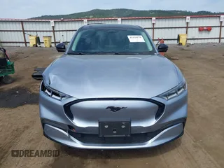 2022 Ford Mustang Mach-E Premium z VIN 3FMTK3SS7NMA02299, wystawiony jako IAAI lot #42238270 z przebiegiem 50 996 mil mil oraz . Historia ofert i sprzedaży dostępna na DreamBid. Obrazek 12.