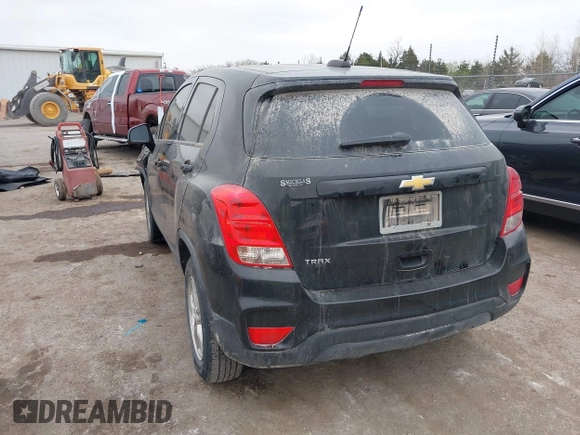 2020 Chevrolet Trax LS z VIN KL7CJKSB7LB314979, wystawiony jako IAAI lot #41899919 z przebiegiem 54 233 mil mil oraz . Historia ofert i sprzedaży dostępna na DreamBid. Obrazek 3.