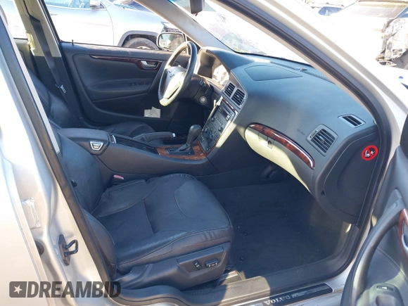 2006 Volvo S60 2.5T with VIN YV1RH592X62520554, listed as a IAAI auction lot 41461188 with 101,487 mi miles. Bid and sale history available at carsss.com. Image 5.