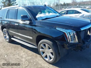 2019 Cadillac Escalade Premium Luxury with VIN 1GYS4CKJ0KR125240, listed as a IAAI auction lot 41568885 with 60,000 mi miles. Bid and sale history available at carsss.com. Image 1.