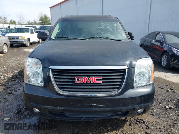 2014 GMC Yukon XL SLT with VIN 1GKS2KE77ER199723, listed as a IAAI auction lot 41555112 with 215,436 mi miles. Bid and sale history available at carsss.com. Image 12.