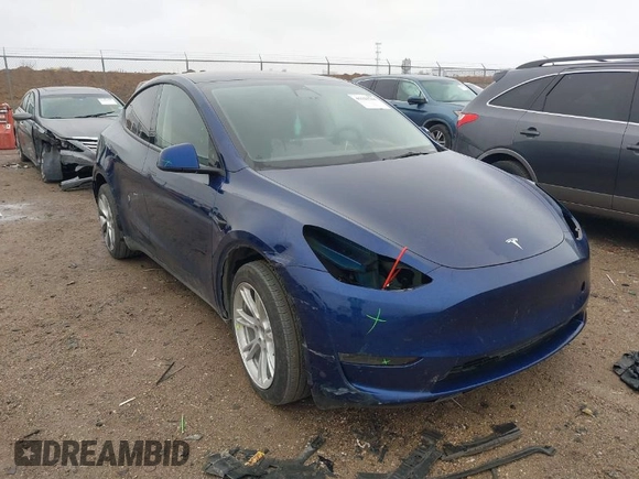 2023 Tesla Model Y Long Range with VIN 7SAYGDEE4PA064743, listed as a IAAI auction lot 41523760 with 41,113 mi miles. Bid and sale history available at carsss.com. Image 1.