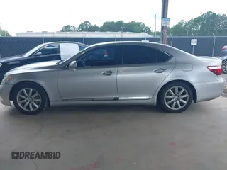 2007 Lexus LS 460 z VIN JTHBL46F575044235, wystawiony jako IAAI lot #42518998 z przebiegiem 224 489 mil mil oraz . Historia ofert i sprzedaży dostępna na DreamBid. Obrazek 15.