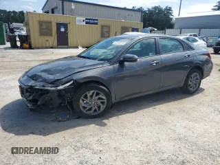 2024 Hyundai Elantra SEL z VIN KMHLM4DG2RU743230, wystawiony jako Copart lot #58426905 z przebiegiem 33 764 mil mil oraz Nie do naprawy • Non repairable. Historia ofert i sprzedaży dostępna na DreamBid. Obrazek 1.