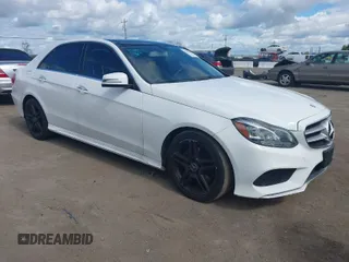 2014 Mercedes-Benz E-Class E 350 Sport with VIN WDDHF5KBXEA905771, listed as a IAAI auction lot 41742643 with 176,169 mi miles. Bid and sale history available at carsss.com. Image 1.