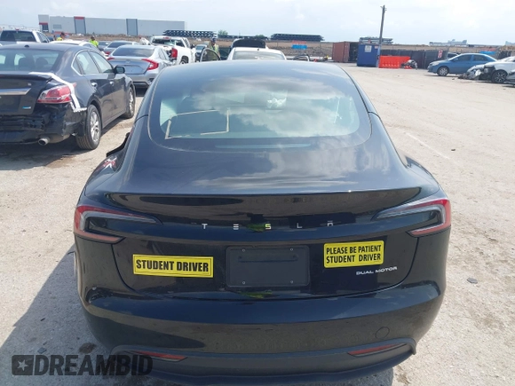 2025 Tesla Model 3 Long Range z VIN 5YJ3E1EB0SF919659, wystawiony jako IAAI lot #42128333 z przebiegiem 2 068 mil mil oraz . Historia ofert i sprzedaży dostępna na DreamBid. Obrazek 15.