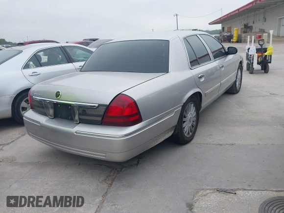 2008 Mercury Grand Marquis LS z VIN 2MEFM75V58X635416, wystawiony jako IAAI lot #42293676 z przebiegiem 118 838 mil mil oraz . Historia ofert i sprzedaży dostępna na DreamBid. Obrazek 4.
