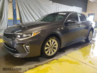 2018 Kia Optima S with VIN 5XXGT4L32JG182500, listed as a Copart auction lot 50400815 with 77,716 mi miles and Clean Title. Bid and sale history available at carsss.com. Image 1.