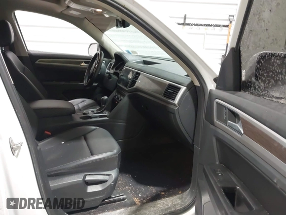 2019 Volkswagen Atlas SE z VIN 1V2XR2CA0KC595596, wystawiony jako IAAI lot #41410019 z przebiegiem 103 336 mil mil oraz . Historia ofert i sprzedaży dostępna na DreamBid. Obrazek 5.