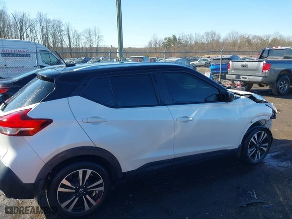 2018 Nissan Kicks S with VIN 3N1CP5CUXJL522288, listed as a IAAI auction lot 41429312 with 67,670 mi miles. Bid and sale history available at carsss.com. Image 14.