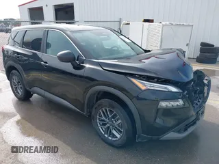 2023 Nissan Rogue S z VIN 5N1BT3AB8PC788855, wystawiony jako IAAI lot #42254555 z przebiegiem 68 649 mil mil oraz . Historia ofert i sprzedaży dostępna na DreamBid. Obrazek 1.
