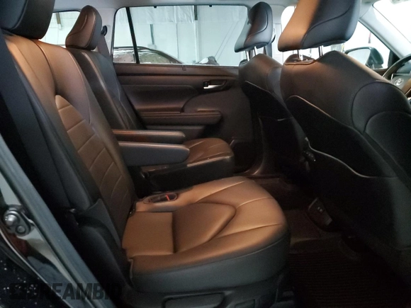 2021 Toyota Highlander XLE with VIN 5TDHZRBHXMS554620, listed as a Copart auction lot 45328635 with 67,262 mi miles and Salvage title. Bid and sale history available at DreamBid. Image 11.