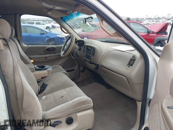 2001 Ford F-150 XL z VIN 1FTZX17281NB02781, wystawiony jako IAAI lot #42377688 z przebiegiem 180 830 mil mil oraz . Historia ofert i sprzedaży dostępna na DreamBid. Obrazek 5.