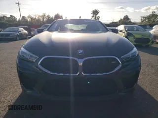 2020 BMW M8 z VIN WBSAE0C07LCD67008, wystawiony jako Copart lot #75783143 z przebiegiem 14 697 mil mil oraz . Historia ofert i sprzedaży dostępna na DreamBid. Obrazek 5.