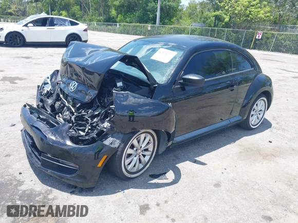 2013 Volkswagen Beetle Entry с VIN 3VWFP7AT4DM639280, выставлен на аукционе IAAI как лот 42324777 с пробегом 77 049 миль миль и . История ставок и продаж доступна на DreamBid. Изображение 2.