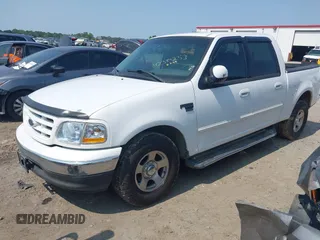 2001 Ford F-150 XLT z VIN 1FTRW07W81KB17508, wystawiony jako IAAI lot #42384253 z przebiegiem 278 756 mil mil oraz . Historia ofert i sprzedaży dostępna na DreamBid. Obrazek 2.