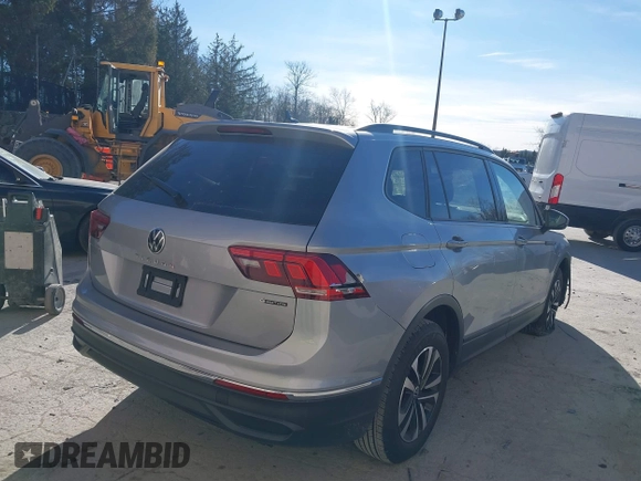 2024 Volkswagen Tiguan S с VIN 3VVFB7AX3RM045163, выставлен на аукционе IAAI как лот 41280613 с пробегом 7 705 миль миль и . История ставок и продаж доступна на DreamBid. Изображение 4.