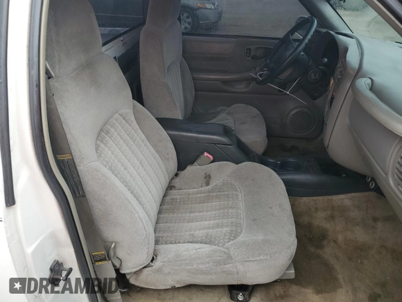 1998 GMC Sonoma z VIN 1GTCS1442WK516237, wystawiony jako Copart lot #86024314 z przebiegiem Nie podano mil oraz Szkoda całkowita • Salvage title. Historia ofert i sprzedaży dostępna na DreamBid. Obrazek 10.